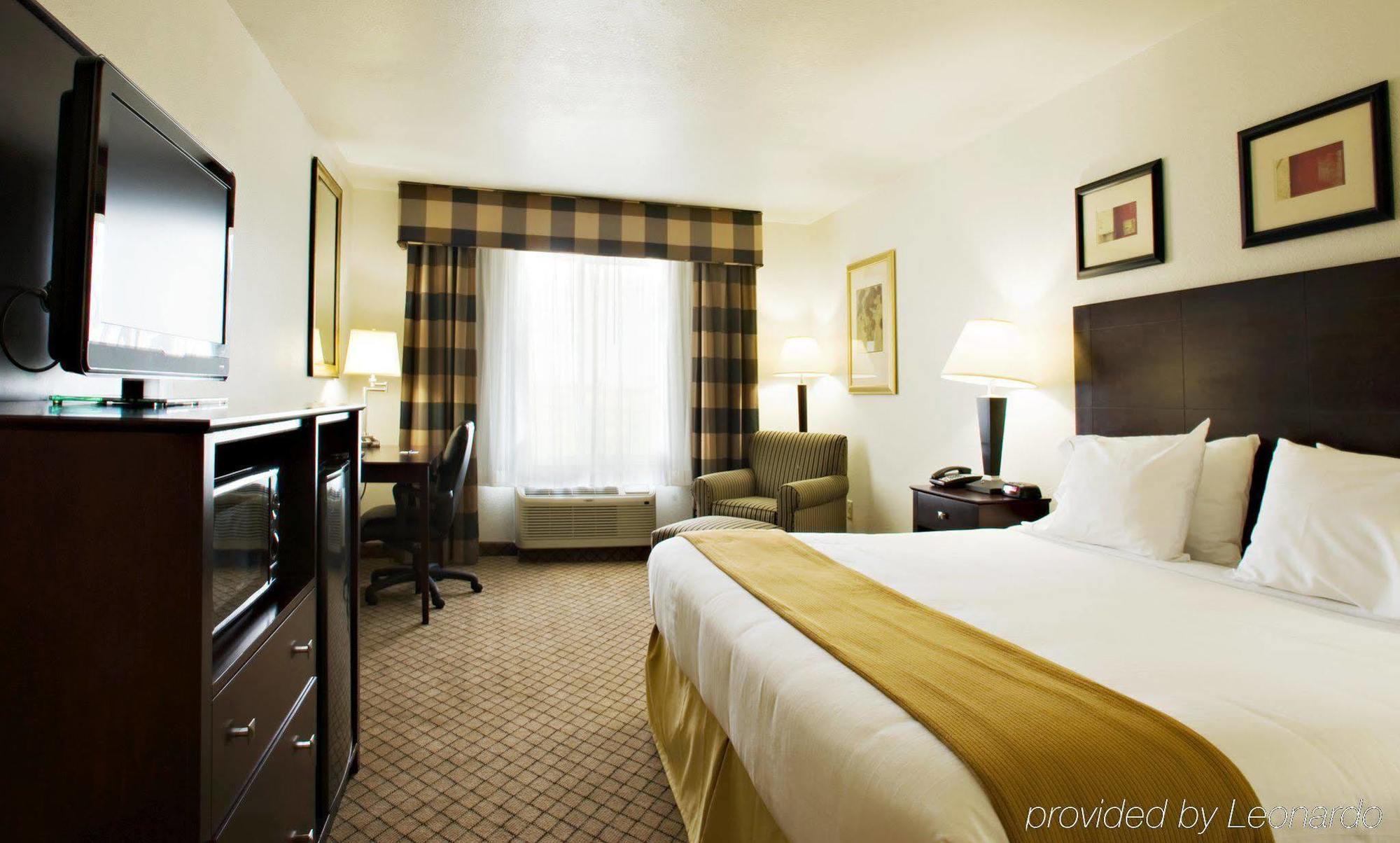 Holiday Inn Express Childress By Ihg Bagian luar foto